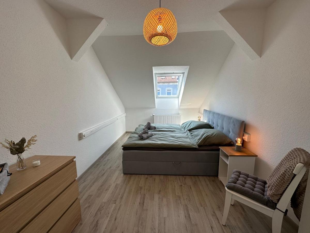 Gemuetliche Neurenovierte Dachgeschosswohnung Erfurt Exterior foto