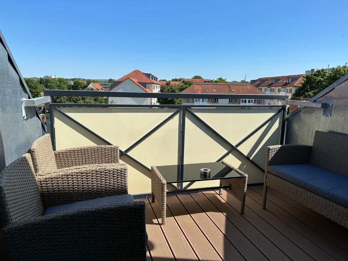 Gemuetliche Neurenovierte Dachgeschosswohnung Erfurt Exterior foto
