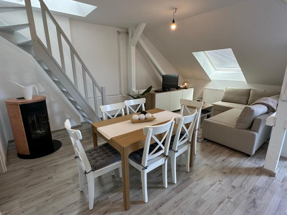 Gemuetliche Neurenovierte Dachgeschosswohnung Erfurt Exterior foto